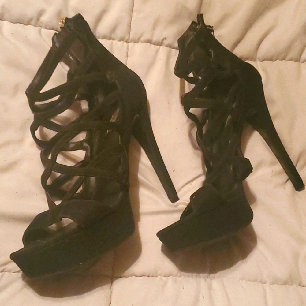Guess Crimson Black High Heels - 7.5M